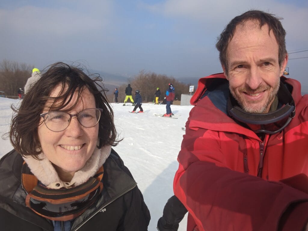 Gaby en Gert op de skipiste