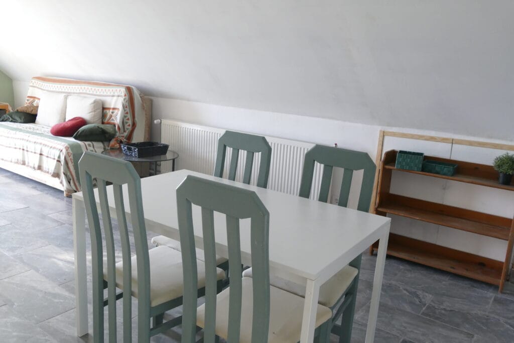 Eettafel met 4 stoelen